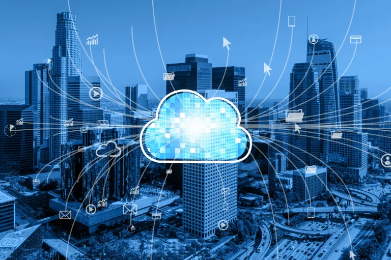 Iconos de recursos empresariales siendo migrados a la nube